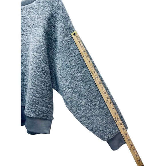 Levi's Women's Crewneck Sweatshirt Fleece Faux Fur Outdoors Gray Size XL - Picture 6 of 8